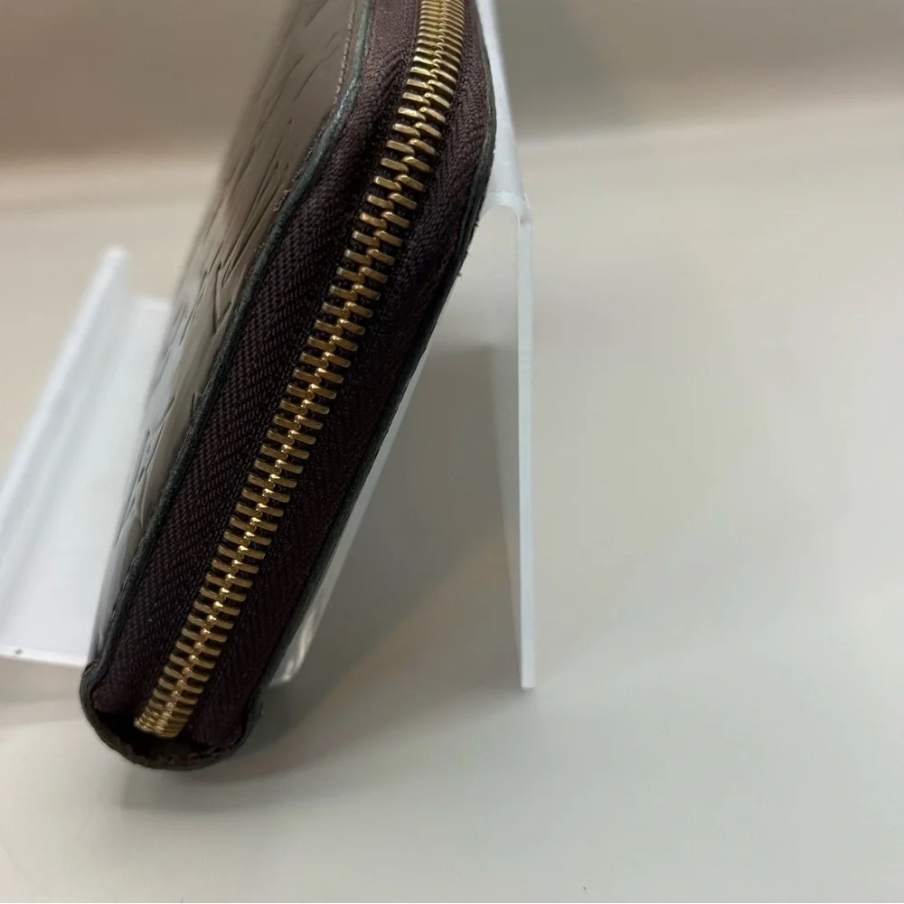 AUTHENTIC AMARANTI ( PURPLE) Vernice ZIPPY WALLET - Picture 4 of 16